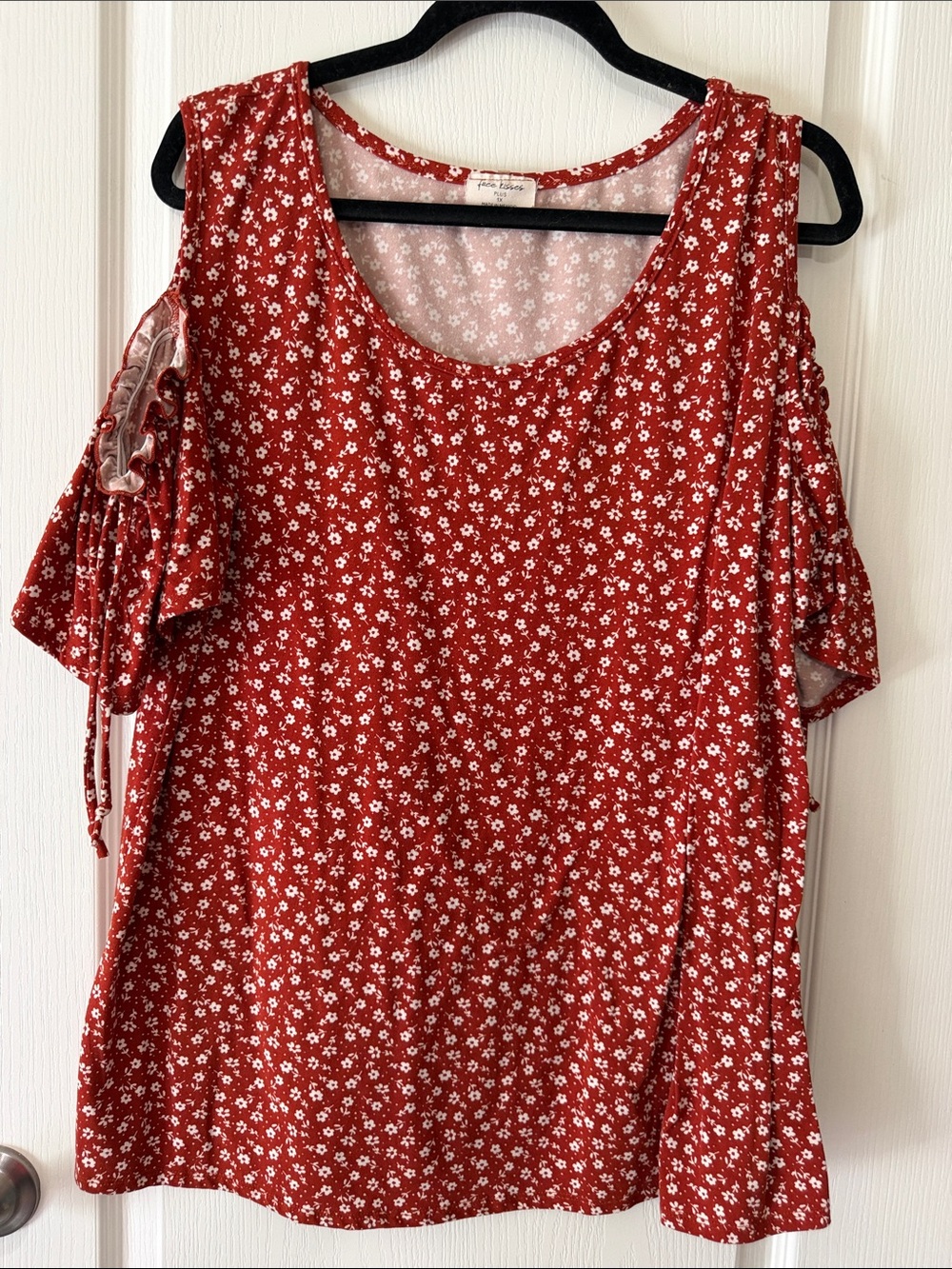 Free Kisses Red Floral Cold-Shoulder Blouse